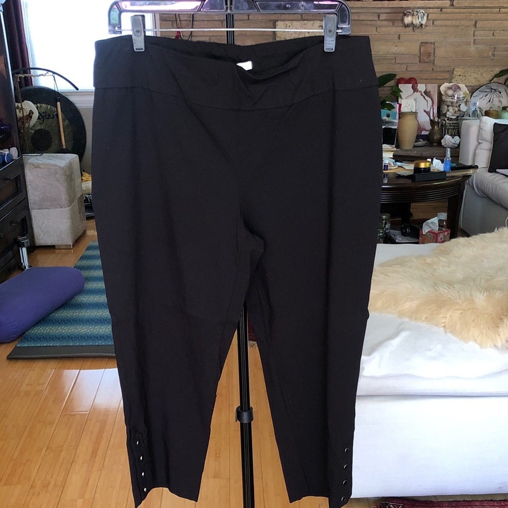 Zac & Rachel Black Women's Stretch Crop Pants